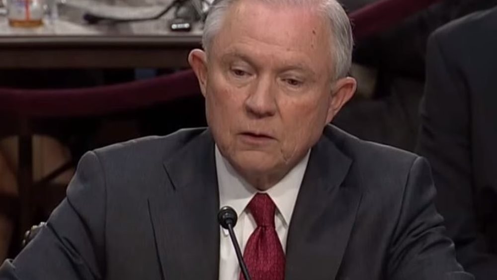 Παραιτήθηκε ο υπουργός Δικαιοσύνης των ΗΠΑ Σέσιονς, με απαίτηση Τραμπ