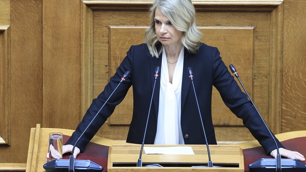 Μ. Αποστολάκη στη Βουλή: Αγωνιζόμαστε για το οξυγόνο της αλήθειας, το οποίο ο πρωθυπουργός προσπαθεί να στερήσει από τον λαό