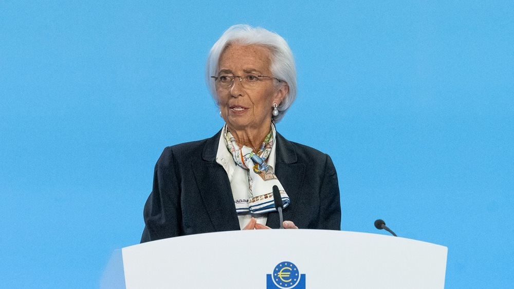 Χρειαζόμαστε περισσότερα στοιχεία για μείωση των επιτοκίων, λέει η Λαγκάρντ και "δείχνει" τον Ιούνιο