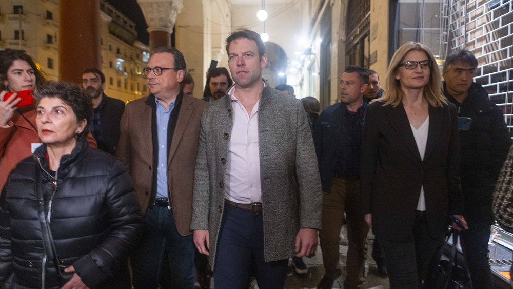Συγκέντρωση κατά της τρανσφοβίας στη Θεσσαλονίκη: Αποδοκίμασαν τον Στ. Κασσελάκη - Ένταση με κουκουλοφόρους