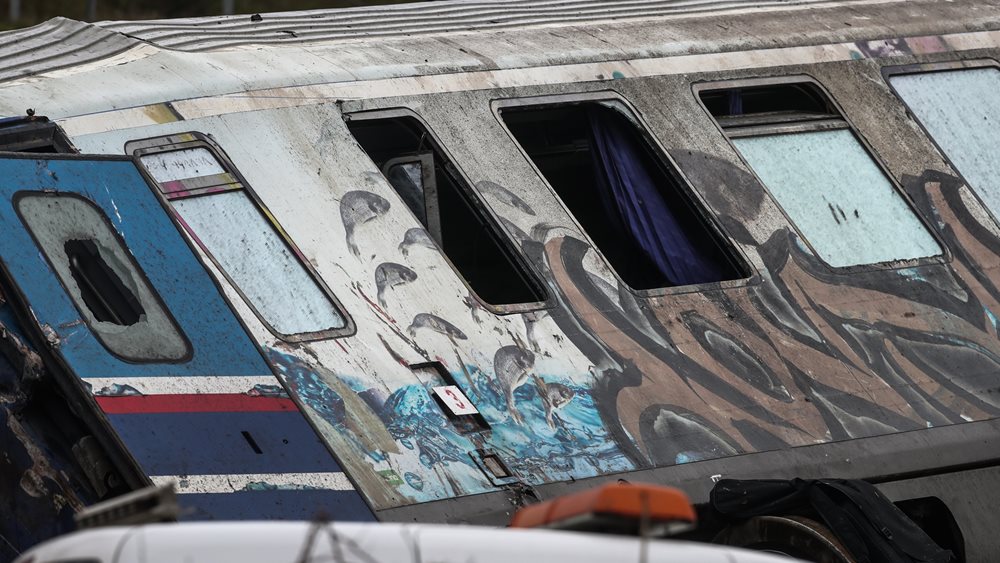 Τέμπη: Λείπουν δευτερόλεπτα από το βίντεο με την εμπορική αμαξοστοιχία - Μόλις μία σελίδα η αυτοψία της Πυροσβεστικής