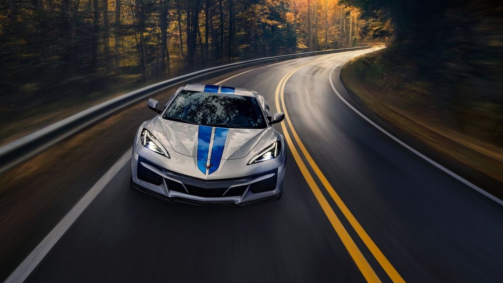 Η νέα Corvette E-Ray ήρθε στην Ευρώπη αλλά κρύβει δυσάρεστες εκπλήξεις (video)