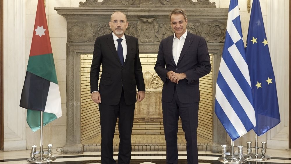 Συνάντηση Κ. Μητσοτάκη με τον αναπληρωτή πρωθυπουργό και ΥΠΕΞ της Ιορδανίας