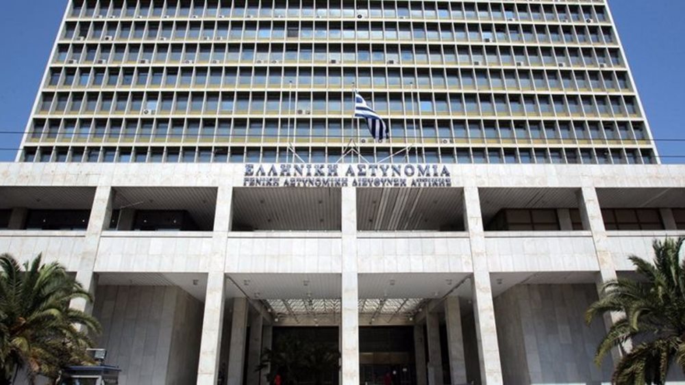 Στη ΓΑΔΑ ο ανιψιός του 68χρονου από το διπλό φονικό της Φοινικούντας - Σε εξέλιξη η απολογία του φερόμενου ως φυσικού αυτουργού