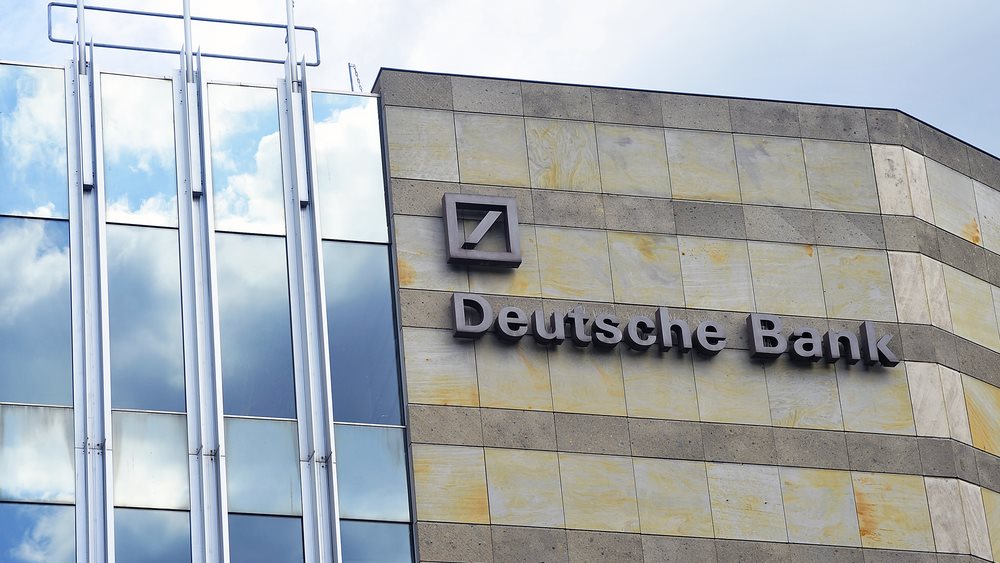 Deutsche Bank: Ελλάδα – Γαλλία έχουν μείνει πολύ πίσω στους εμβολιασμούς – Οι κίνδυνοι για τον τουρισμό