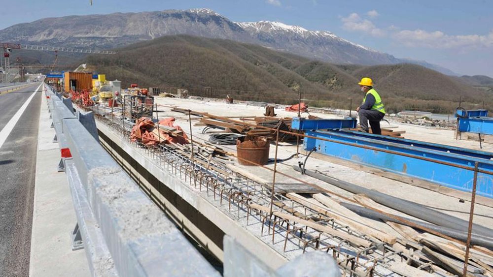 Ξεμπλοκάρουν έργα 1,95 δισ. ευρώ