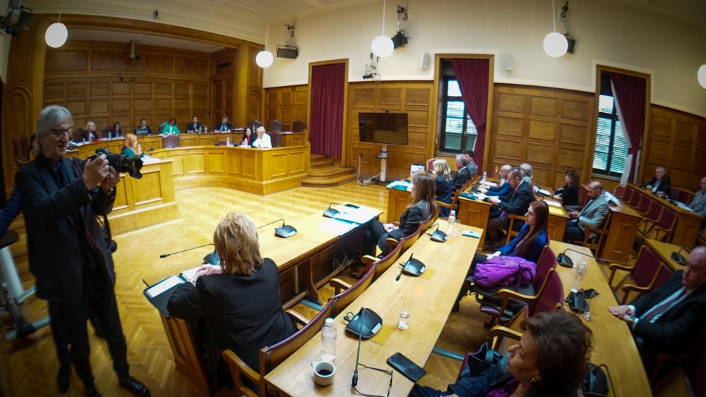 Προανακριτική: Τη Δευτέρα καλείται στην Επιτροπή ο Χρ. Τριαντόπουλος - ΠΑΣΟΚ, ΣΥΡΙΖΑ, KKE και Νέα Αριστερά αποχώρησαν από την ψηφοφορία