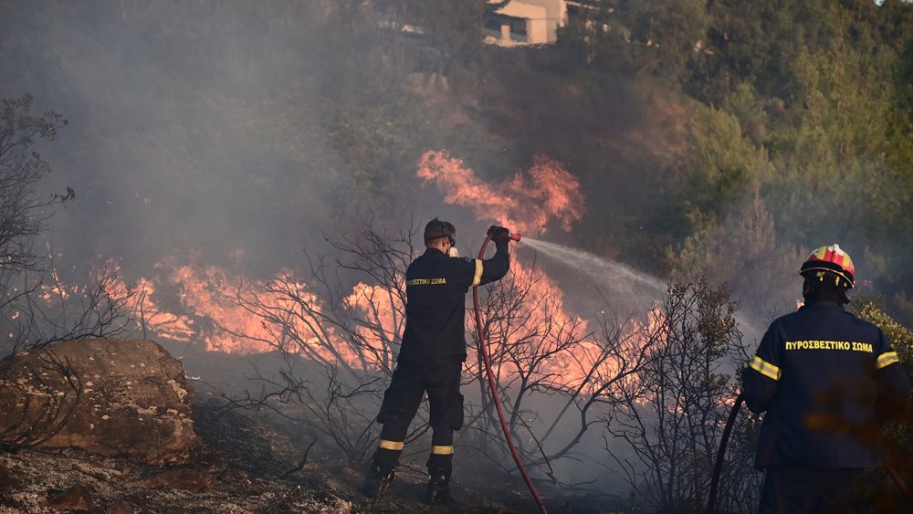 Αντιπολίτευση: Στο στόχαστρο Μητσοτάκης και "επιτελικό κράτος", μετά τις φωτιές