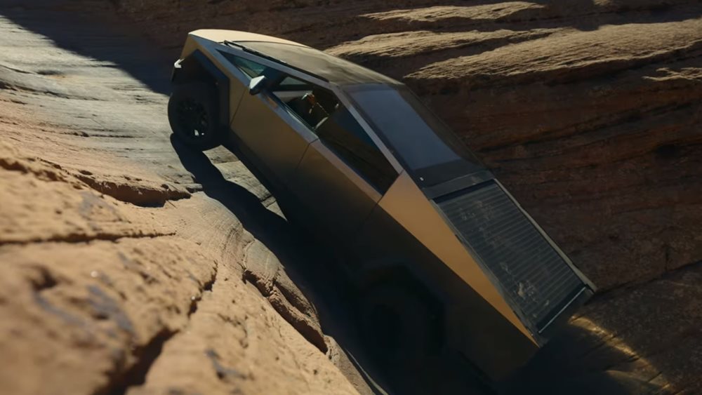 Tesla Cybertruck: περνάει εύκολα την πιο δύσκολη βραχώδη διαδρομή στον κόσμο (video)