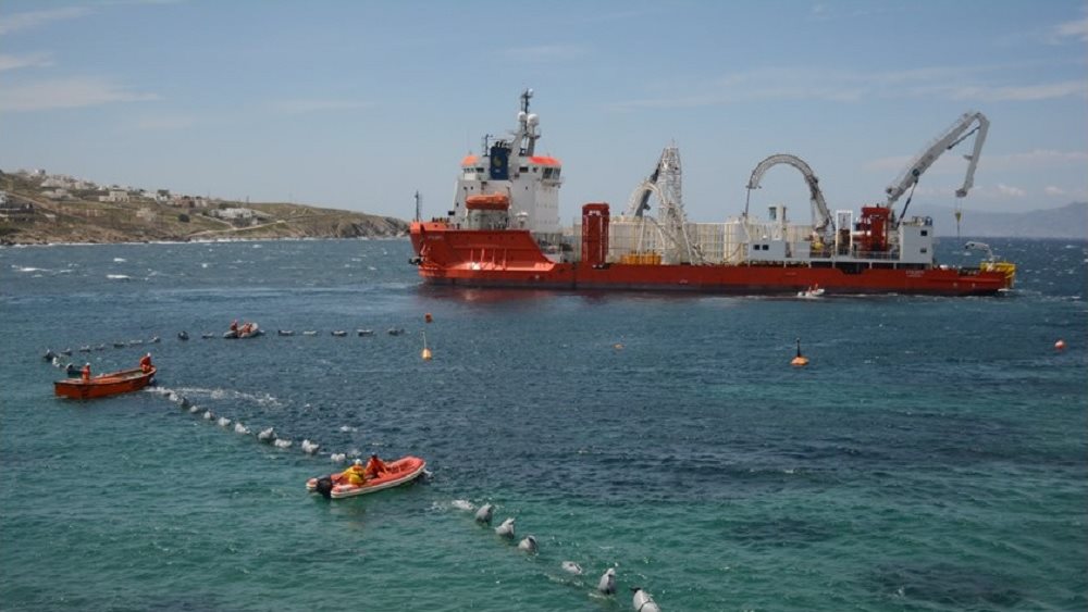 Cenergy: Η Hellenic Cables προσωρινή ανάδοχος της ηλεκτρικής διασύνδεσης Σαντορίνης-Νάξου