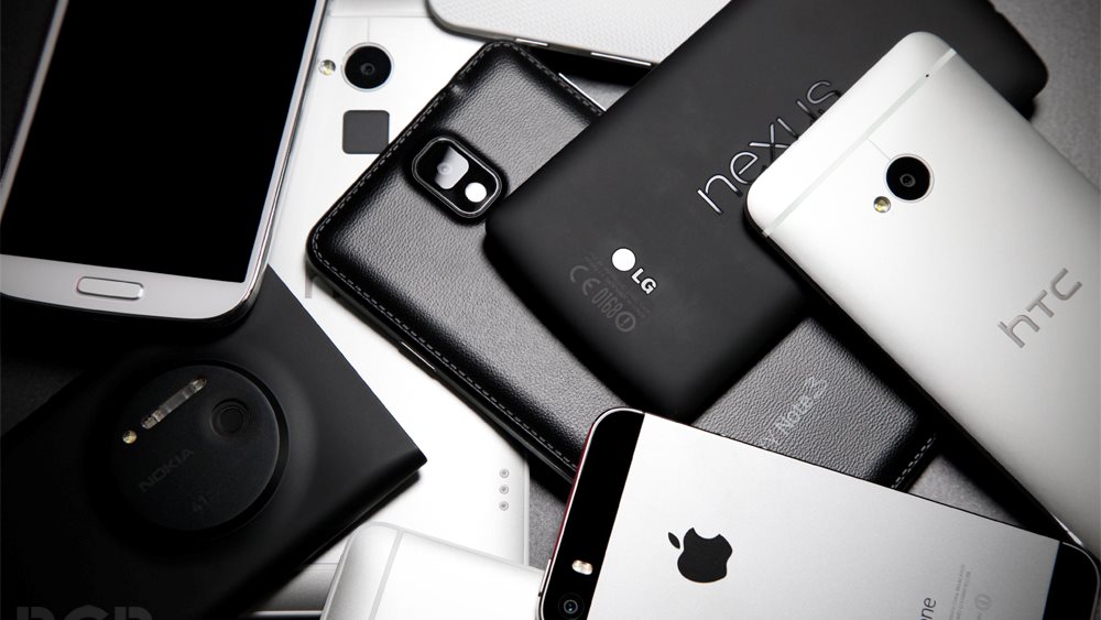 Μειώθηκαν οι πωλήσεις smartphones και υπολογιστών το 2018 στην Ελλάδα