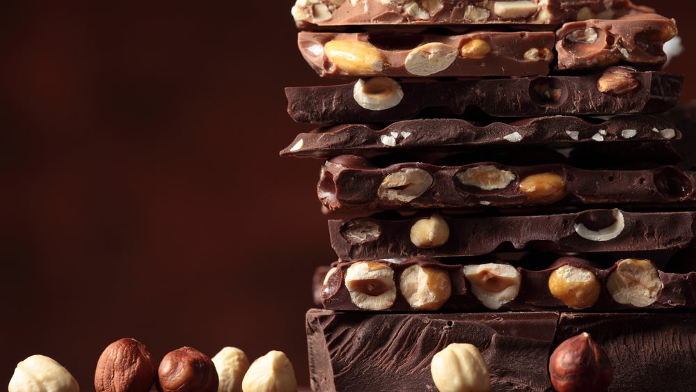 Η μείωση της ζήτησης για σοκολάτα περικόπτει παγκοσμίως τη δραστηριότητα επεξεργασίας κακάο