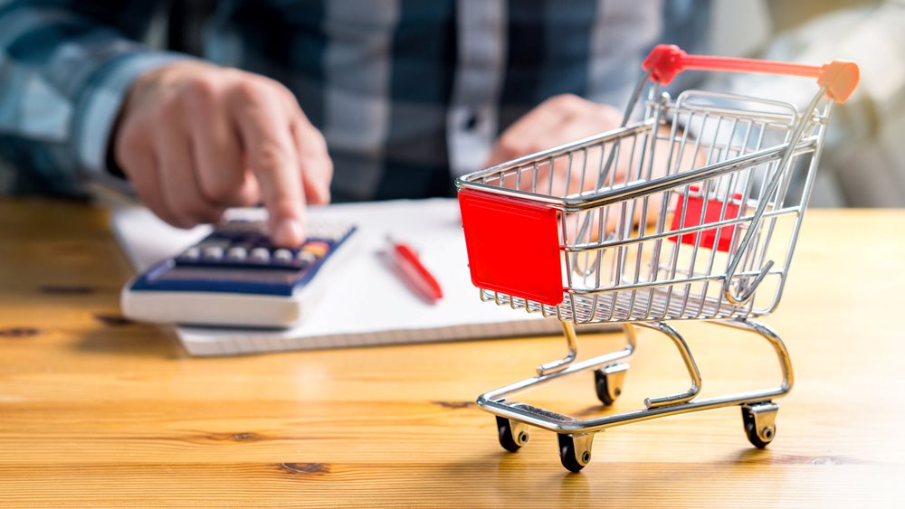 Ηχηρό &quot;παρών&quot; από τον πληθωρισμό - Ανατιμήσεις σε βασικά είδη