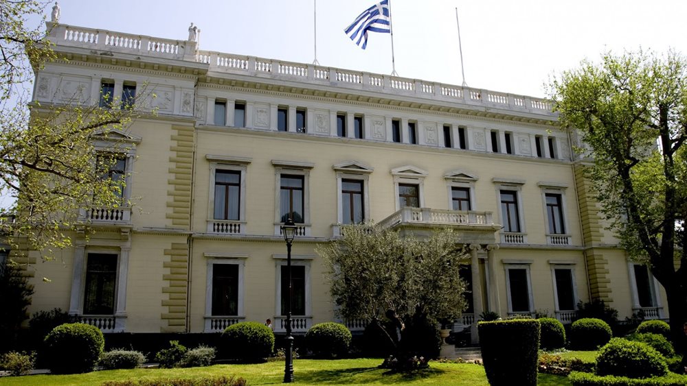Ξεκίνησαν οι επετειακές εκδηλώσεις στον κήπο του Προεδρικού Μεγάρου για τα 50 χρόνια από την αποκατάσταση της Δημοκρατίας