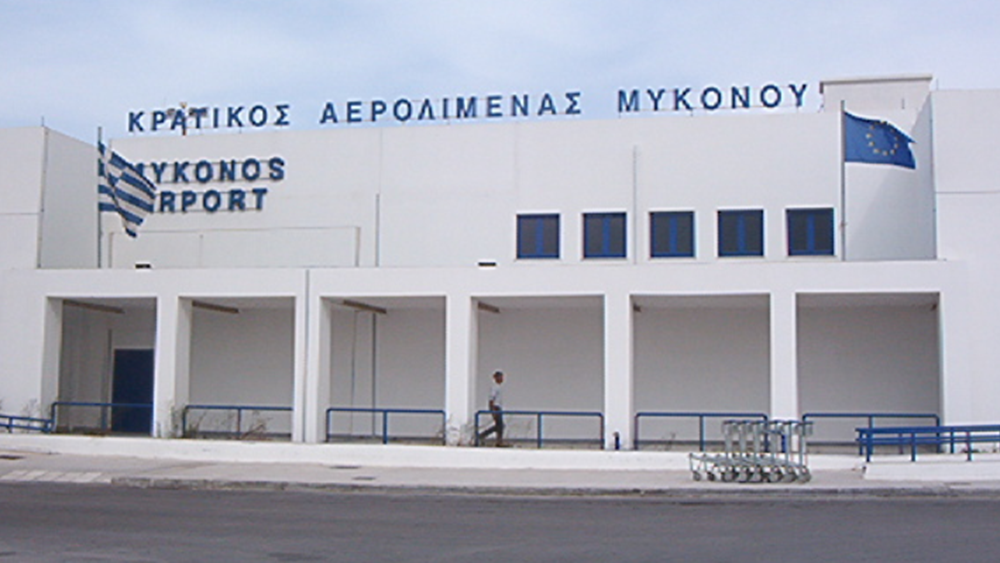 Συνεχίστηκε η πτώση σε ξένους επιβάτες σε Μύκονο και Σαντορίνη τον Αύγουστο