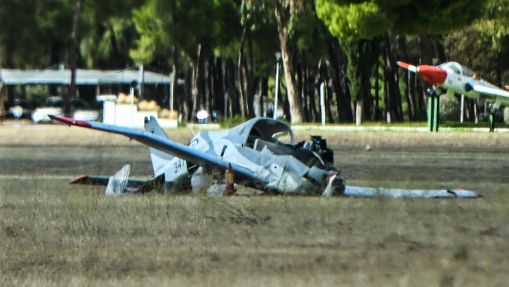 Τατόι: Σε βαριά κατάσταση ο ένας από τους δύο χειριστές του εκπαιδευτικού αεροσκάφους
