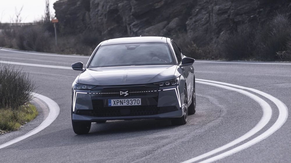 Δοκιμή DS No4 Hybrid: Η premium εναλλακτική στα μικρομεσαία