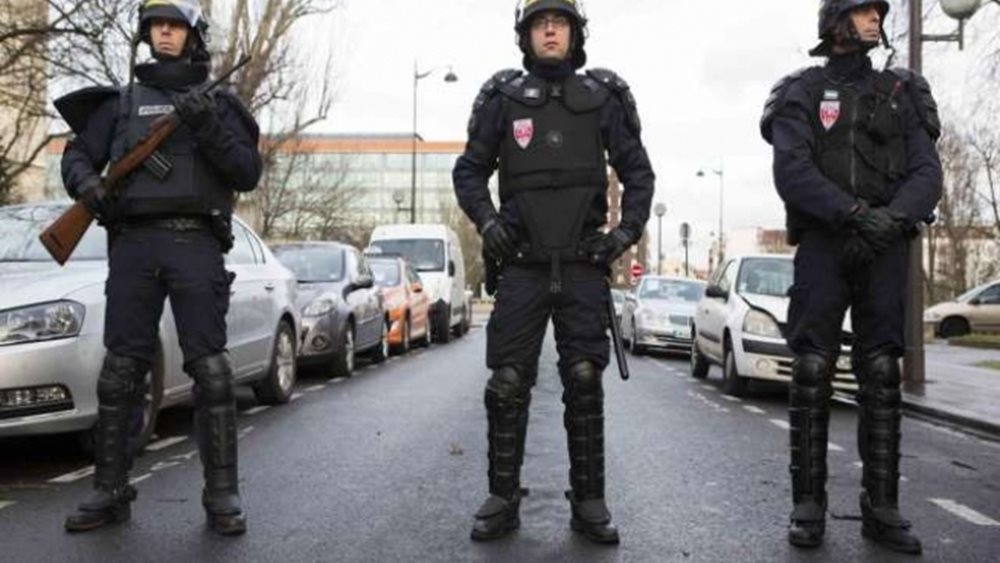 Γαλλία: Άντρας απείλησε να απασφαλίσει χειροβομβίδα