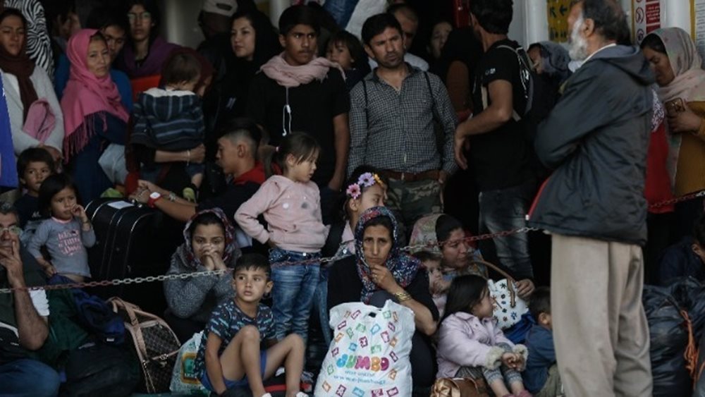 Στην Καλαμάτα κατέπλευσε δεξαμενόπλοιο με περίπου 90 μετανάστες