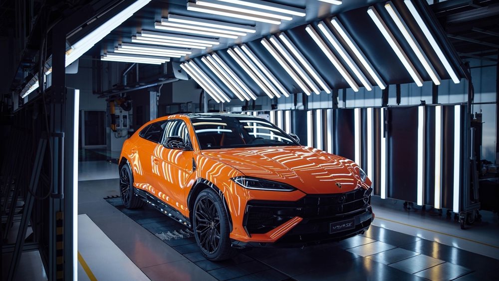 H Lamborghini Urus SE είναι ένα plug-in υβριδικό super SUV 800 ίππων