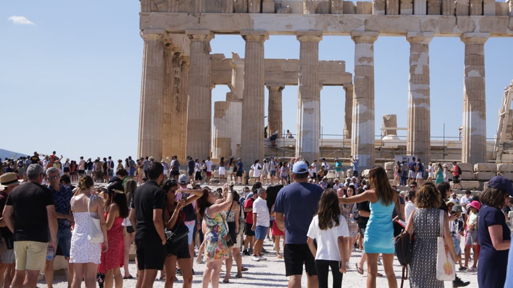 Greek tourism is gaining points against its competitors