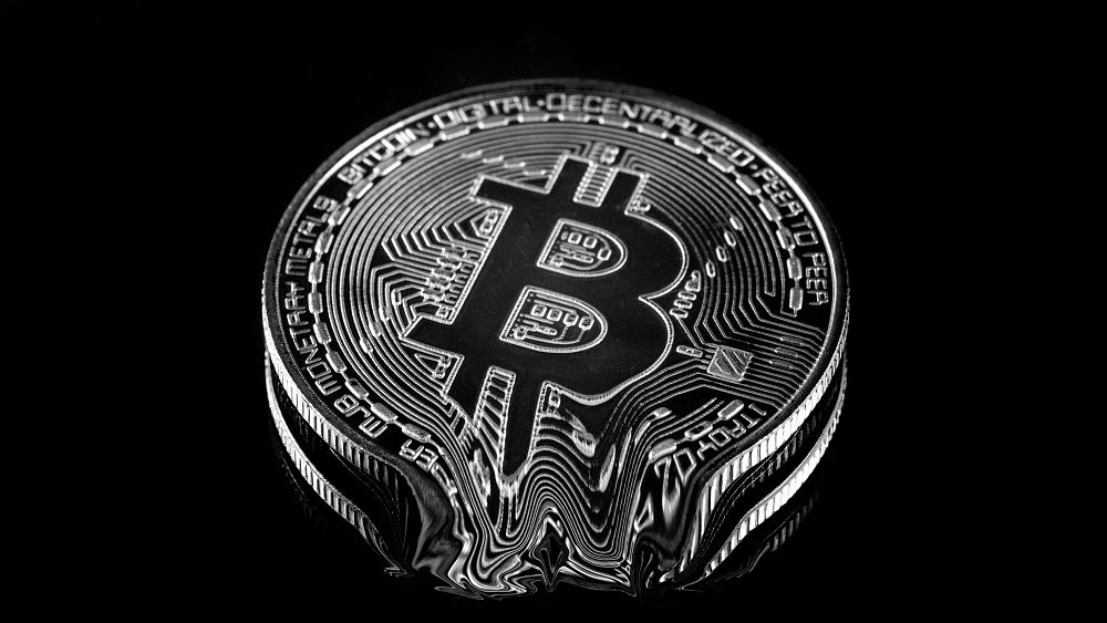 Θα συνεχιστεί η κατάρρευση του bitcoin ή έχει 'πιάσει πάτο';