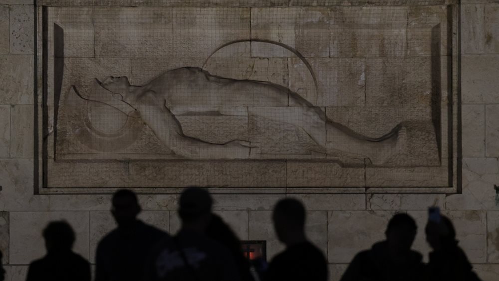 Νέοι πολιτικοί τριγμοί για τον Άγνωστο Στρατιώτη - Η ανταλλαγή ανακοινώσεων Δένδια-Δούκα και το πρώτο κρας τεστ