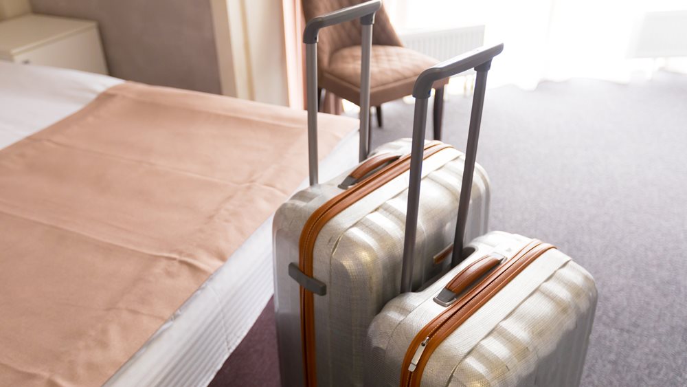 Υποχώρηση σε τιμές, οριακή αύξηση στις πληρότητες: Τι δείχνουν τα στοιχεία της AirDNA για την αγορά των βραχυχρόνιων μισθώσεων στην Ελλάδα τον Οκτώβριο