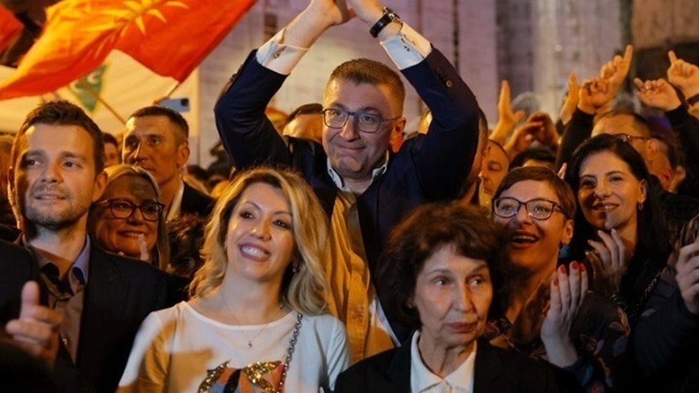Μίτσκοσκι: "Η νέα κυβέρνηση του VMRO θα σεβαστεί τη Συμφωνία των Πρεσπών, όμως εγώ θα αποκαλώ τη χώρα μου Μακεδονία"