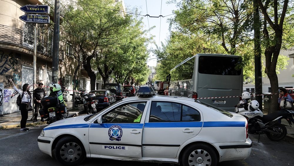 Βρέθηκαν δύο στρατιωτικές χειροβομβίδες σε σπίτι στην οδό Σκουφά - Διακοπή κυκλοφορίας στο σημείο