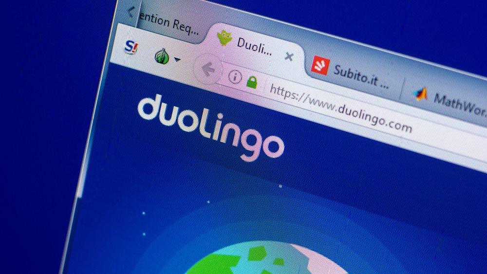 Ρωσία: Η Duolingo διαγράφει τις αναφορές για την ΛΟΑΤΚΙ κοινότητα μετά από προειδοποίηση της Μόσχας