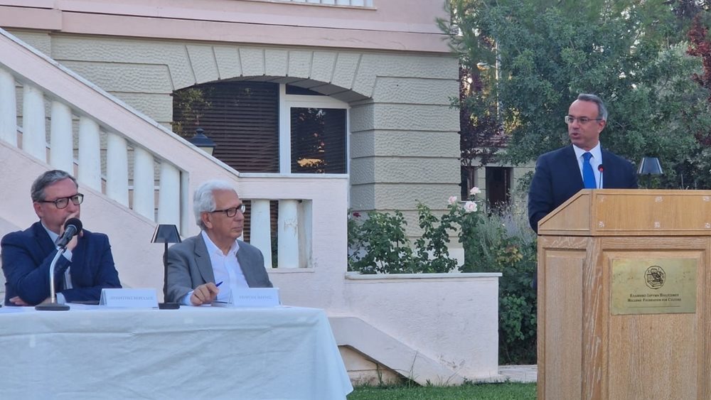 Στην παρουσίαση του βιβλίου &quot;Η Επιχειρούσα Κοινωνία&quot; ο Χρήστος Σταϊκούρας