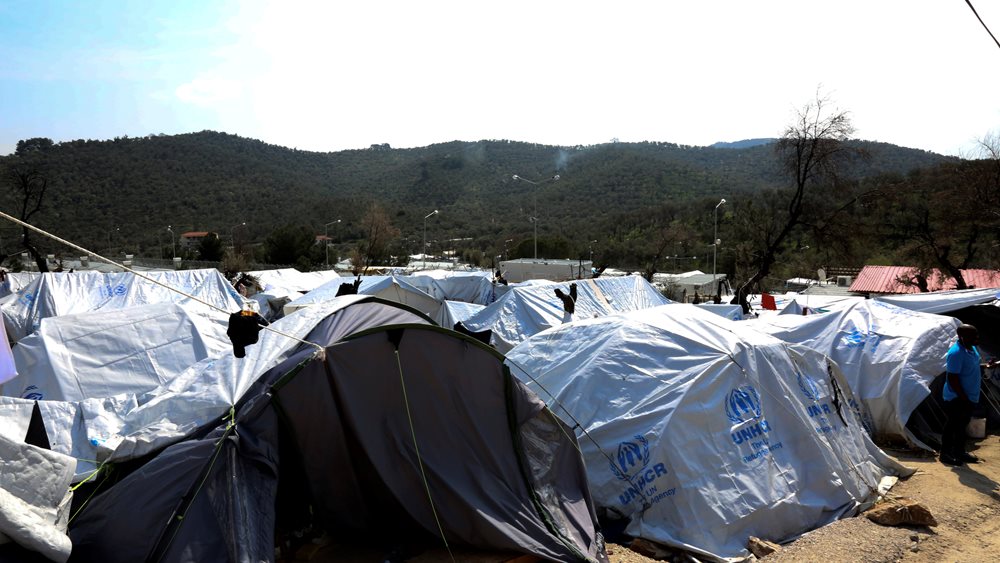 Politico: Έρευνα για κακοδιαχείριση των προσφυγικών κονδυλίων στην Ελλάδα