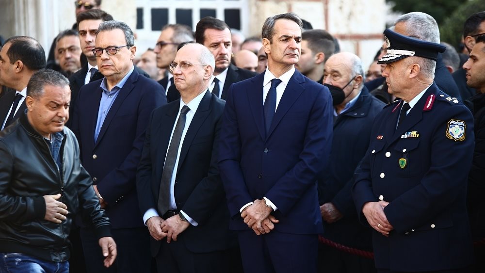 Παρουσία του Κυρ. Μητσοτάκη η εξόδιος ακολουθία για τον αστυνομικό Γ. Λυγγερίδη