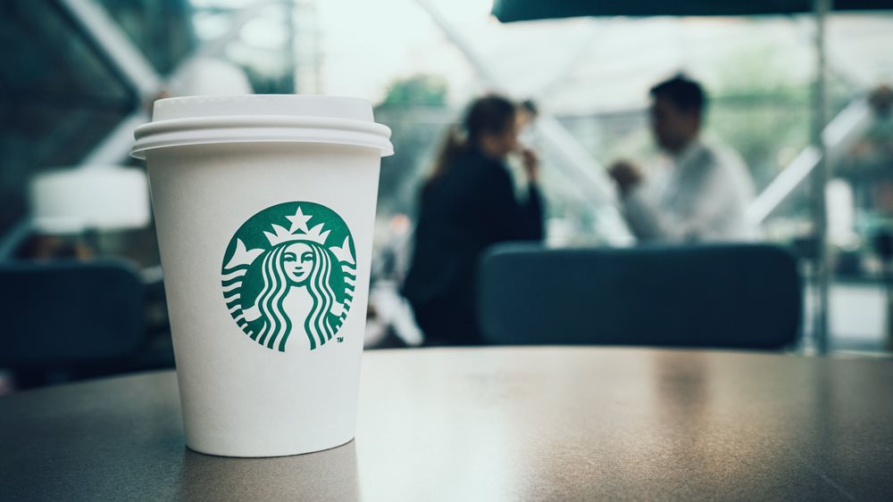 Ξεπέρασαν τις προσδοκίες τα κέρδη της Starbucks