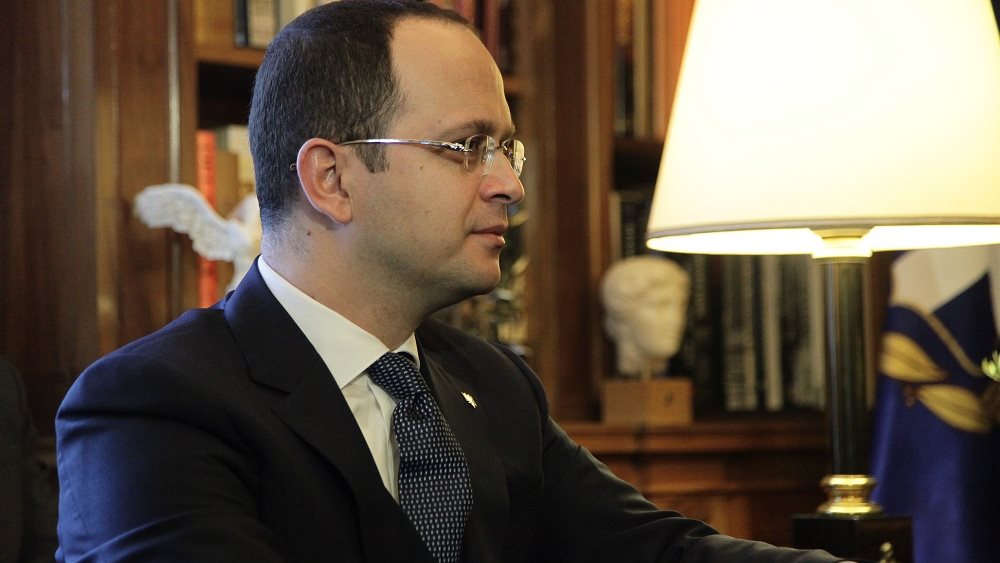 Ο Αλβανός ΥΠΕΞ προκαλεί Κοτζιά: Θα μιλήσουμε και για "Τσαμουριά"