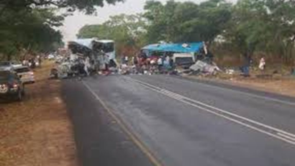 Ζιμπάμπουε: Τουλάχιστον 47 νεκροί από σύγκρουση δύο λεωφορείων