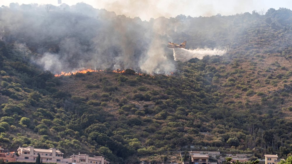 Ιταλία: Πυρκαγιά στο νότιο τμήμα της χώρας - Απομακρύνθηκαν 1.000 τουρίστες