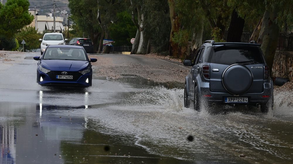 Επιμένει και το Σάββατο η κακοκαιρία Byron - Πού θα &quot;χτυπήσει&quot; τις επόμενες ώρες