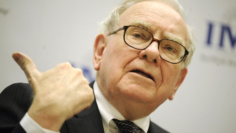 O Warren Buffett, στα 90 του, μόλις πραγματοποίησε το μεγαλύτερο deal του από το 2015