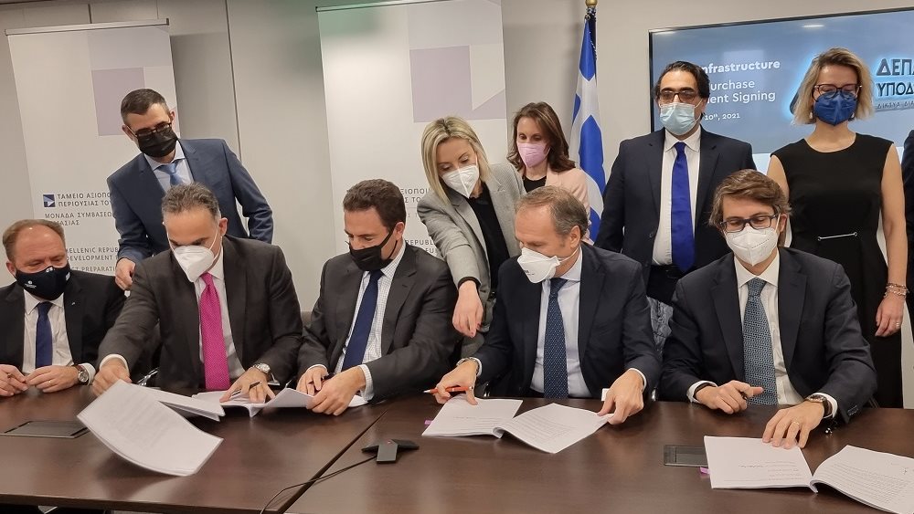 Τη συμφωνία πώληση της ΔΕΠΑ Υποδομών υπέγραψαν ΤΑΙΠΕΔ, ΕΛΠΕ και Italgas