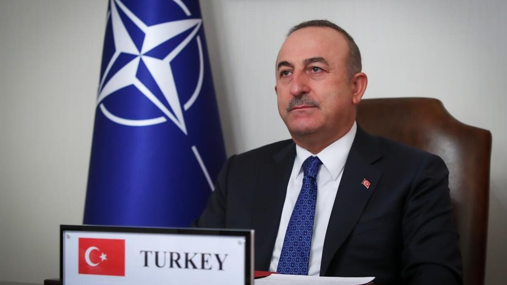 Τσαβούσογλου: Η Τουρκία είναι έτοιμη να εξομαλύνει τις σχέσεις της με τη Γαλλία