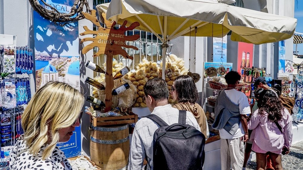 Τουριστες Σαντορινη