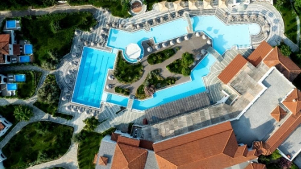 Ο όμιλος Zeus International Hotels & Resorts αποκτά το Eretria Hotel & Spa Resort