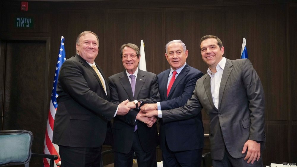 Κοινή διακήρυξη με μηνύματα από την τριμερή με τη συμμετοχή Πομπέο