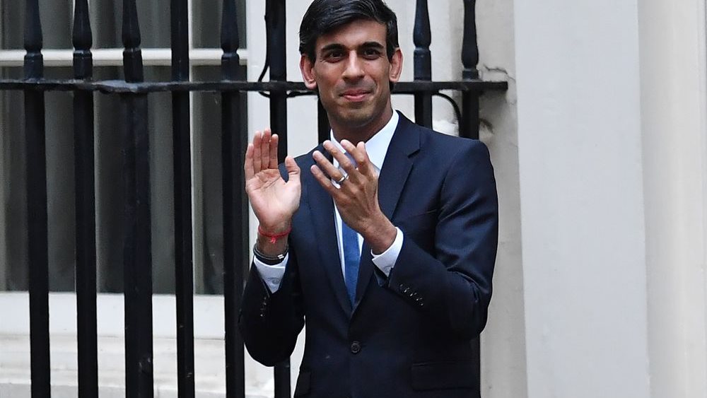 Εάν λαμβάνεις 2.800 ευρώ κάθε μήνα από το κράτος, γιατί να επιστρέψεις στη δουλειά;