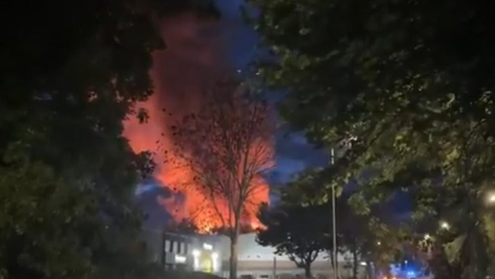 Βρετανία: Ισχυρή έκρηξη σε αποθήκη βιομηχανικής περιοχής