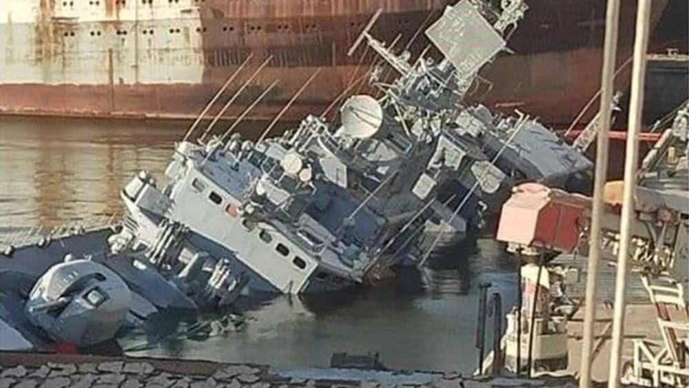 Οι Ουκρανοί βύθισαν τη ναυαρχίδα του στόλου τους για να μην πέσει στα χέρια της Ρωσίας