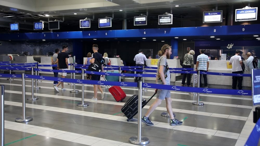 Τουριστες αεροδρομιο βαλιτσες