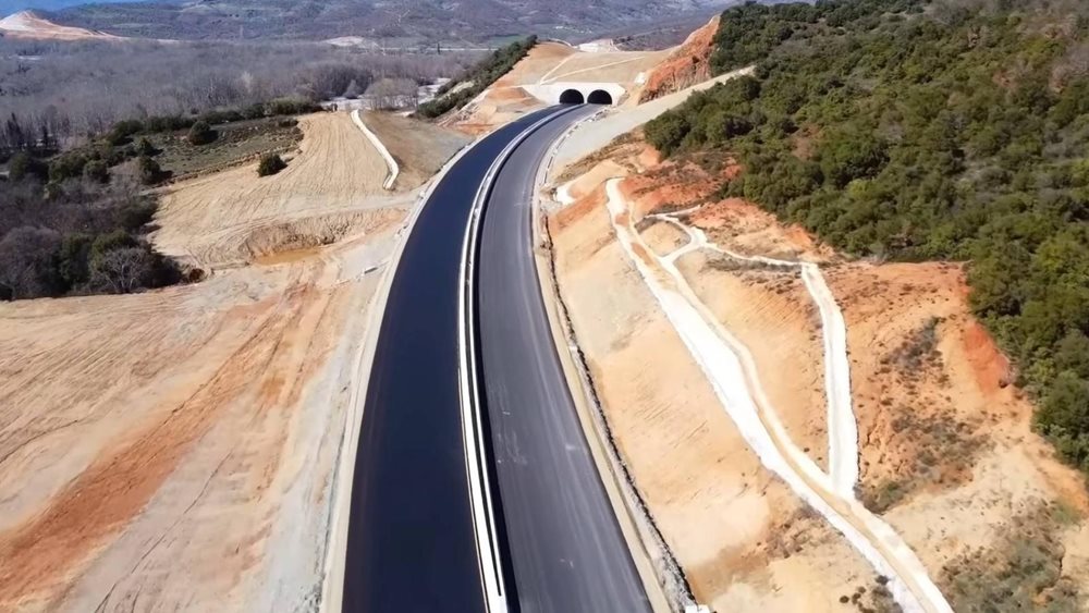 Την Άνοιξη παραδίδεται πλήρως σε κυκλοφορία ο Ε65